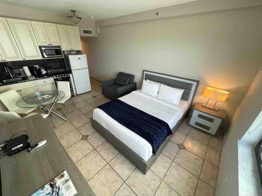 Appartement Chic Ocean Front Studio! à Miami Beach Extérieur photo