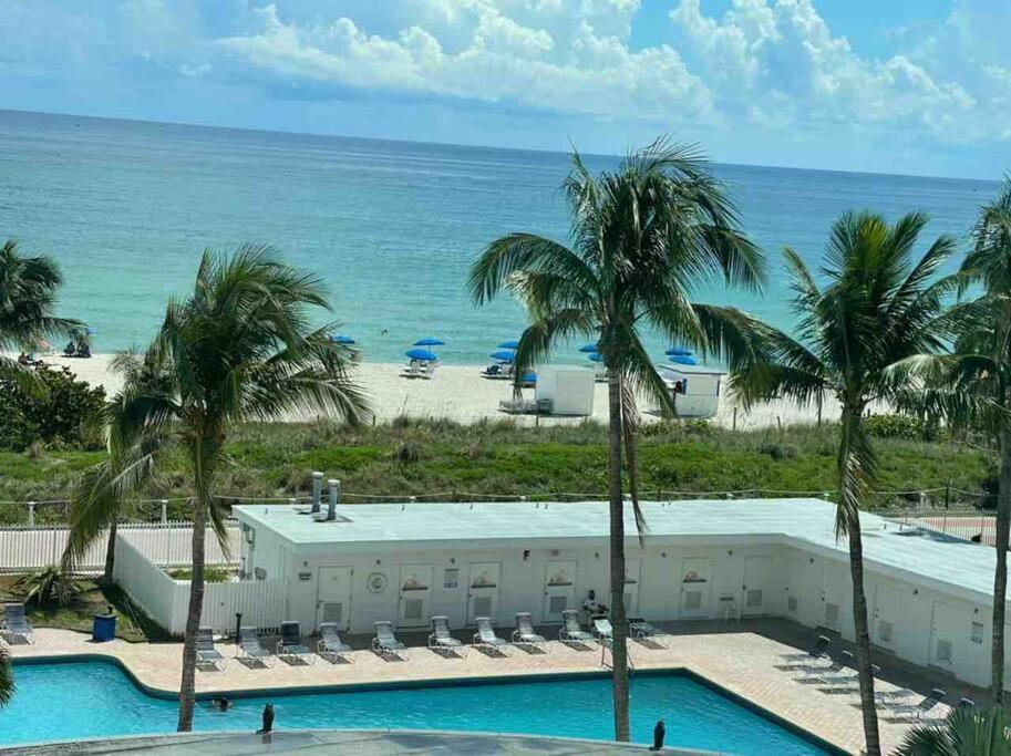 Appartement Chic Ocean Front Studio! à Miami Beach Extérieur photo
