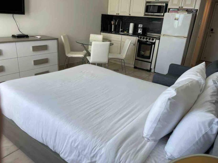 Appartement Chic Ocean Front Studio! à Miami Beach Extérieur photo