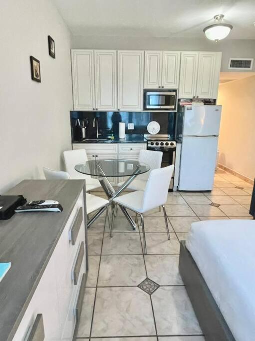 Appartement Chic Ocean Front Studio! à Miami Beach Extérieur photo