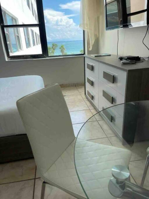 Appartement Chic Ocean Front Studio! à Miami Beach Extérieur photo