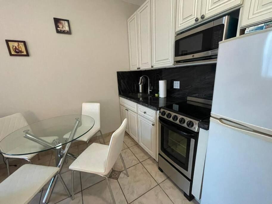 Appartement Chic Ocean Front Studio! à Miami Beach Extérieur photo